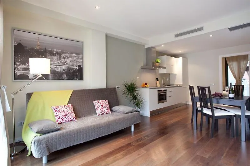 Zoilo Apartments Sagrada Familia برشلونة