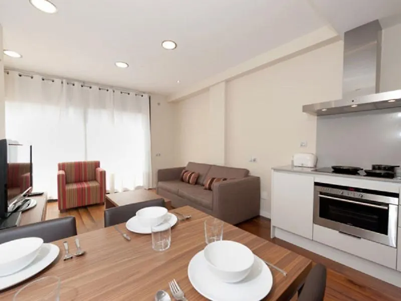 Zoilo Apartments Sagrada Familia برشلونة إسبانيا